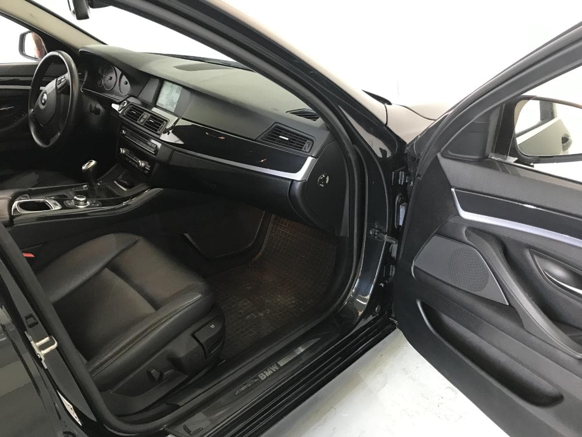 BMW 520 D Touring · Ano 2012 — imagem 21