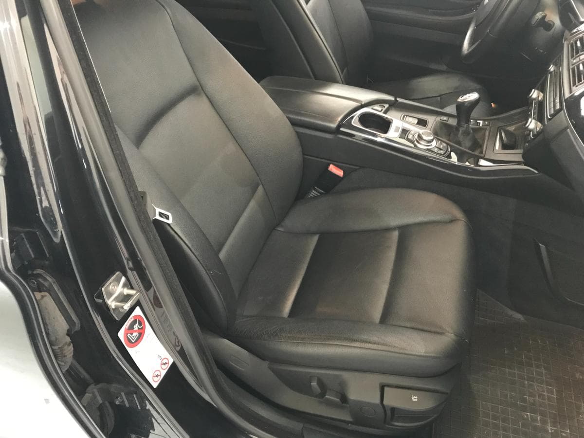 BMW 520 D Touring · Ano 2012 — imagem 23