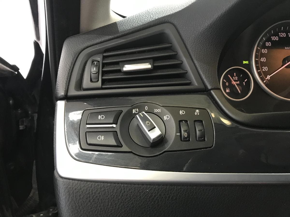 BMW 520 D Touring · Ano 2012 — imagem 33