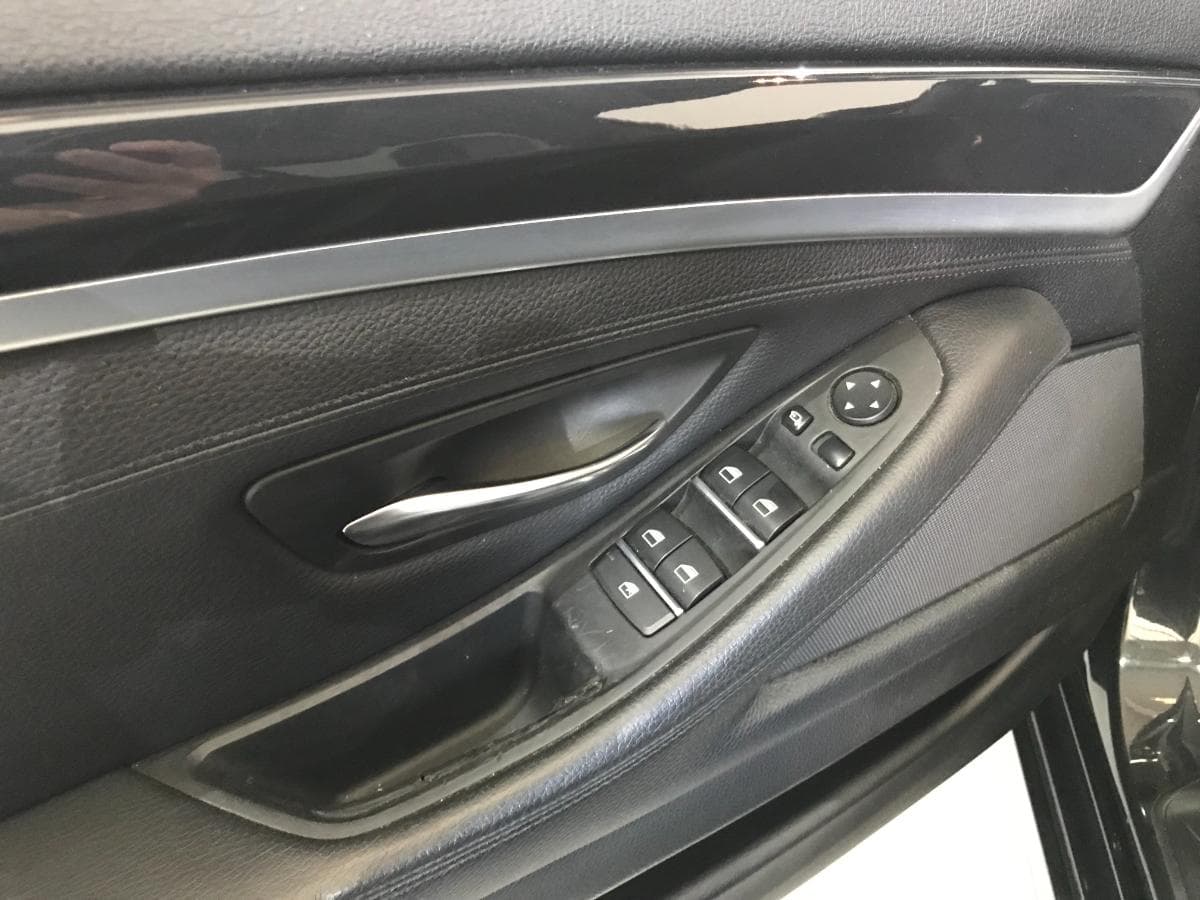 BMW 520 D Touring · Ano 2012 — imagem 36
