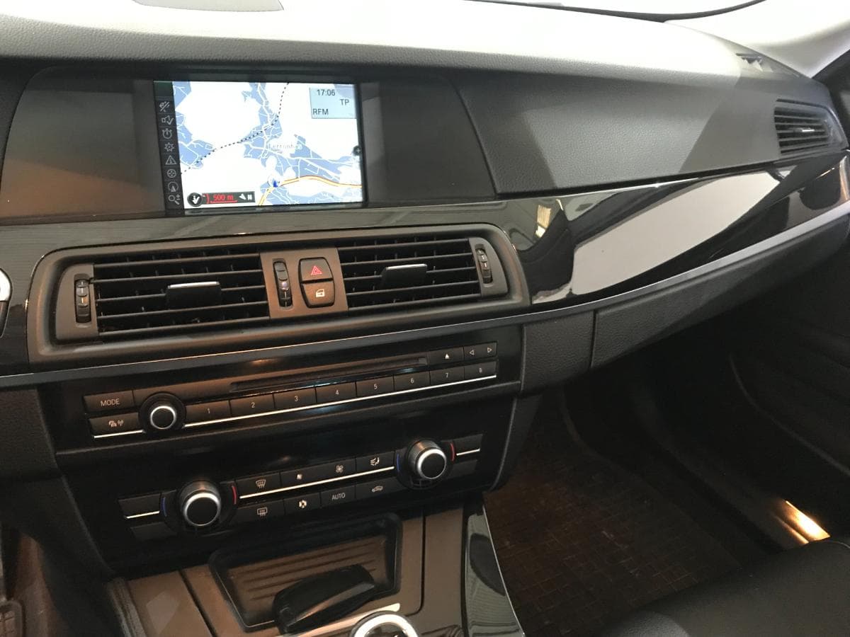 BMW 520 D Touring · Ano 2012 — imagem 39