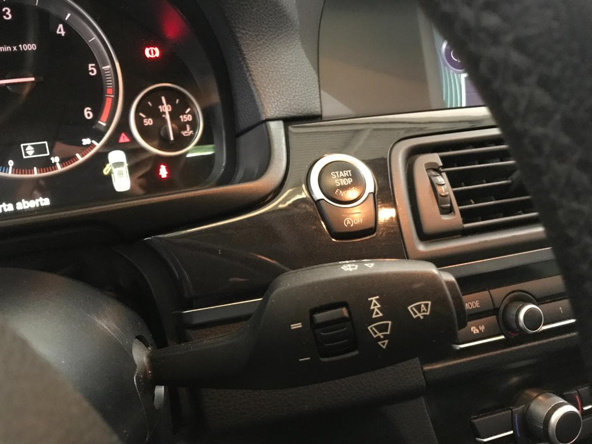 BMW 520 D Touring · Ano 2012 — imagem 42
