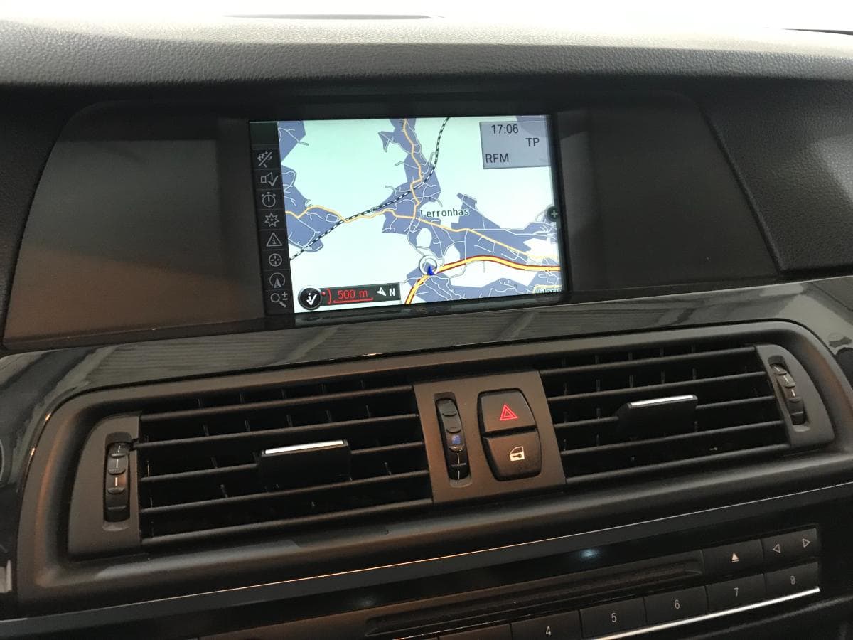 BMW 520 D Touring · Ano 2012 — imagem 40