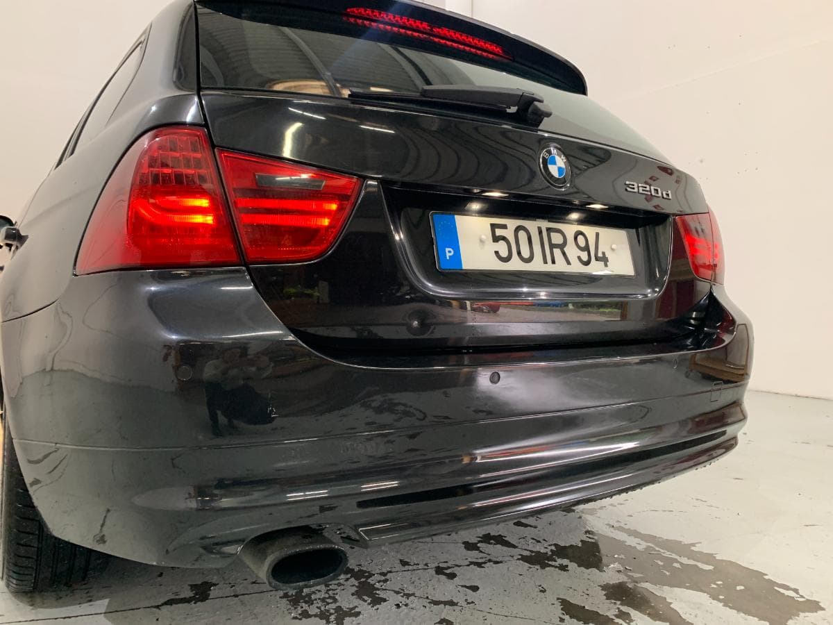BMW 320D Touring Navigation Sport · Ano 2010 — image 7