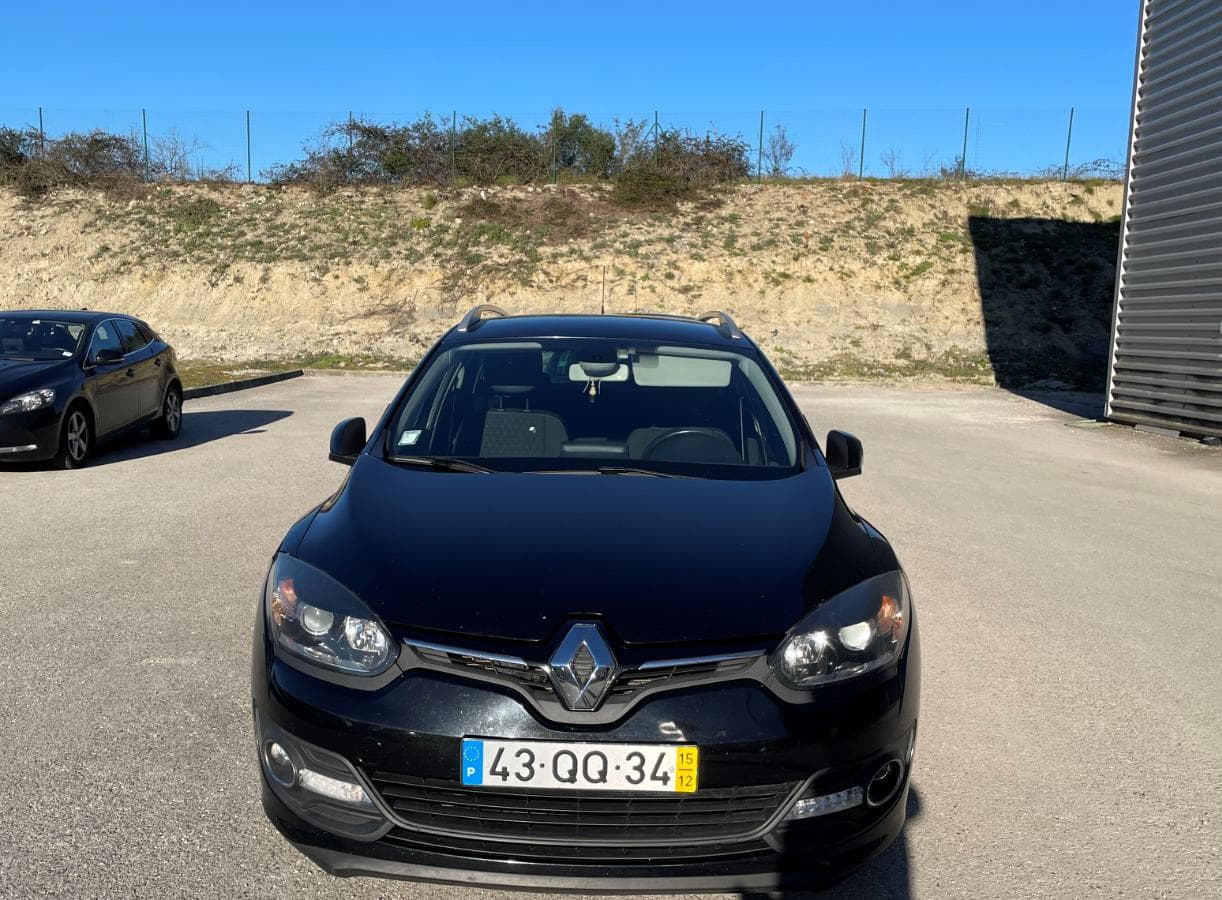 Renault Mégane Sport Tourer 1.5 DCI · Ano 2015 — imagem 2