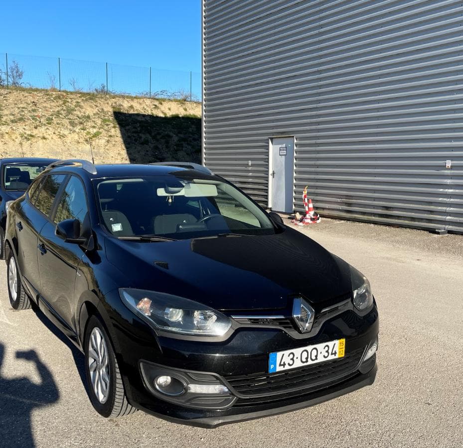 Renault Mégane Sport Tourer 1.5 DCI · Ano 2015 — imagem 4