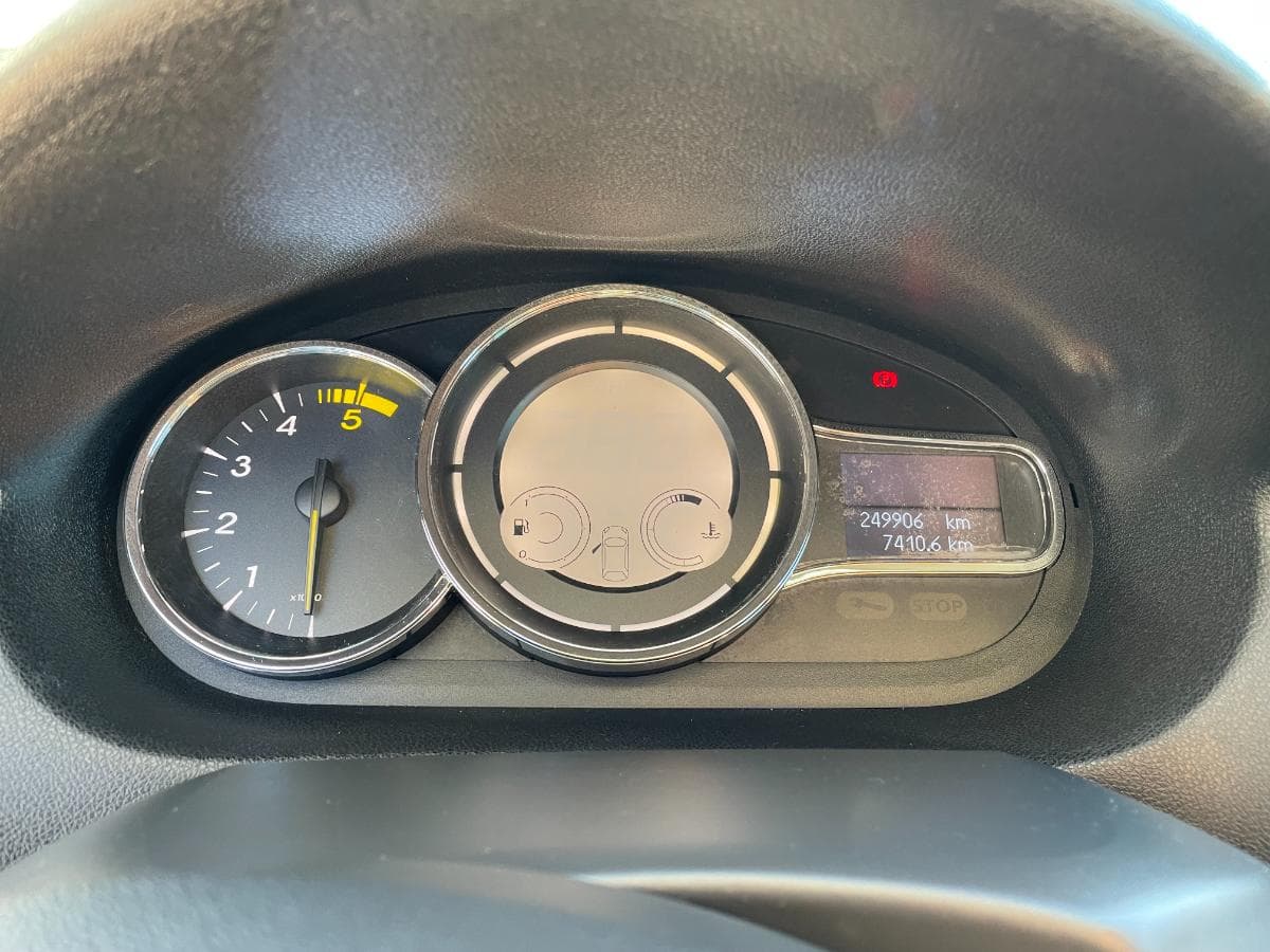Renault Mégane Sport Tourer 1.5 DCI · Ano 2015 — imagem 14