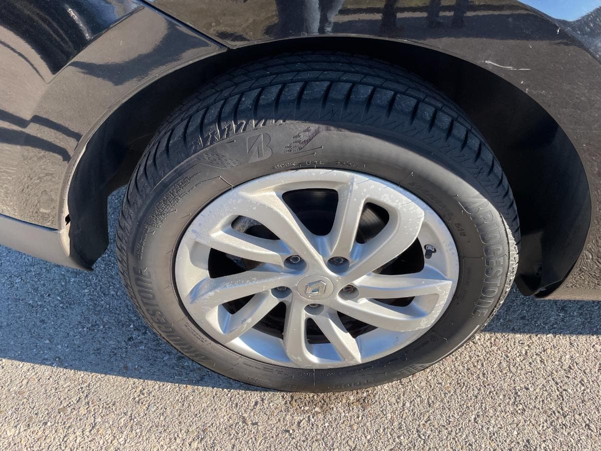 Renault Mégane Sport Tourer 1.5 DCI · Ano 2015 — imagem 10