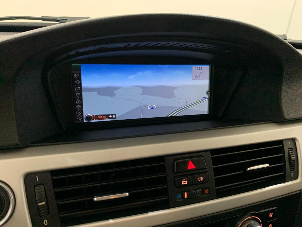 BMW 320D Touring Navigation Sport · Ano 2010 — image 35