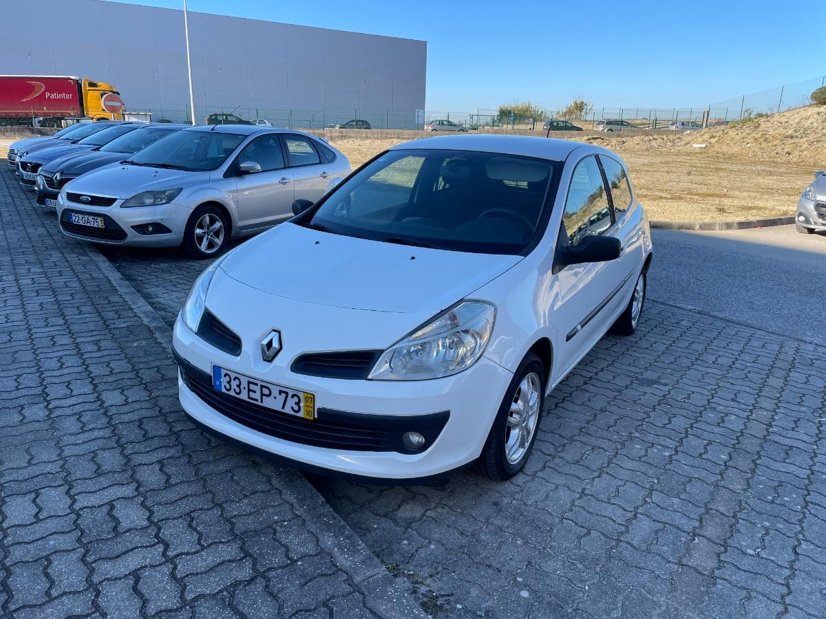 Renault Clio 1.5DCI · Ano 2007 — imagen 1