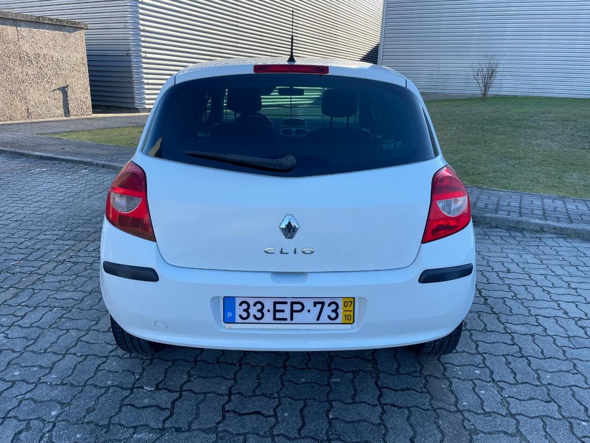 Renault Clio 1.5DCI · Ano 2007 — imagen 5