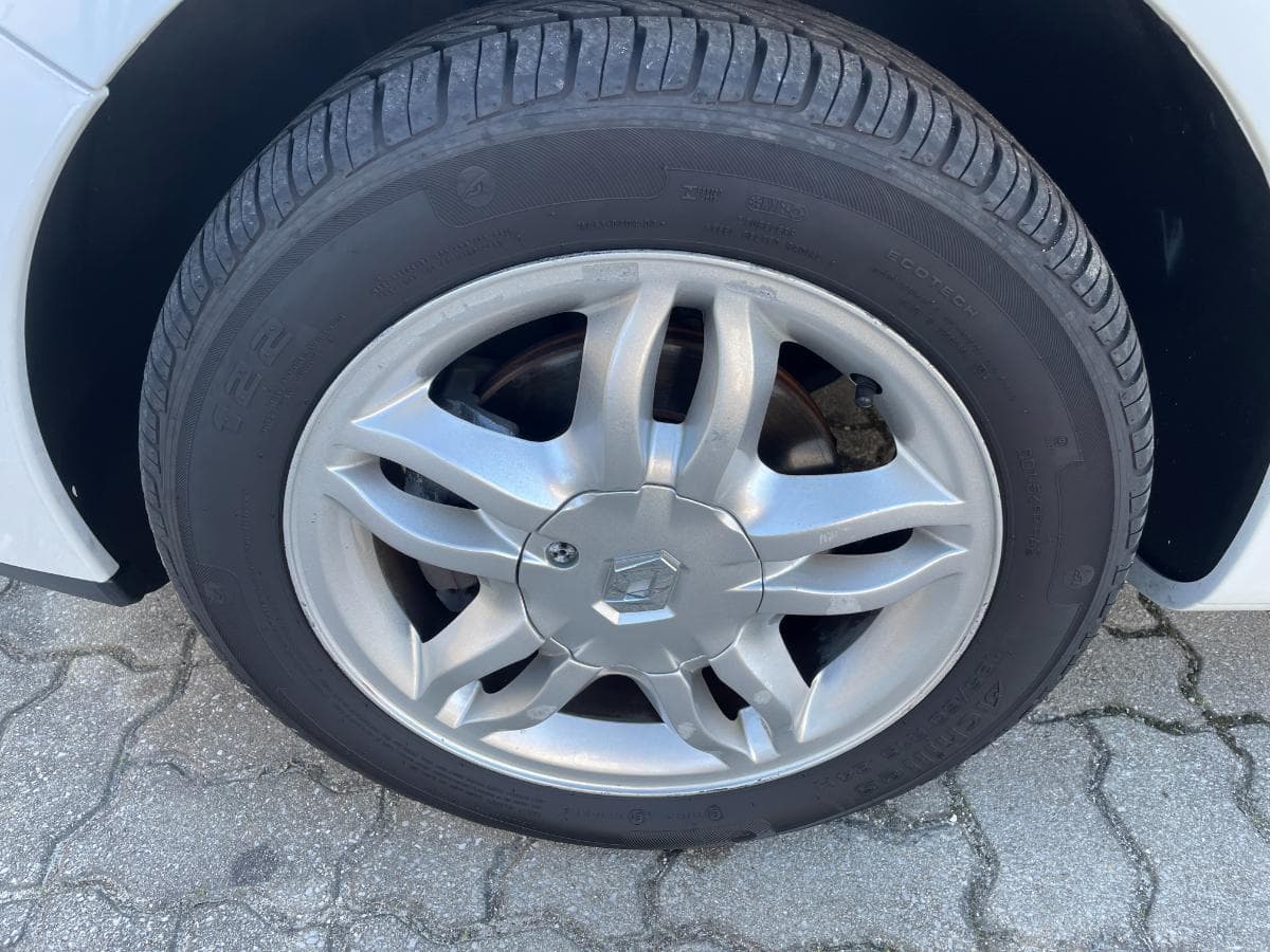 Renault Clio 1.5DCI · Ano 2007 — imagen 13