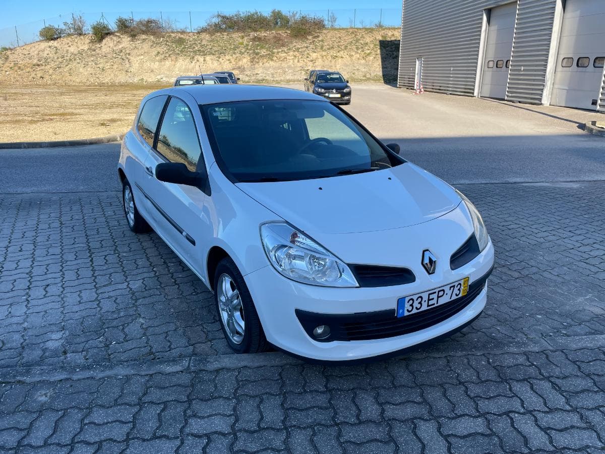 Renault Clio 1.5DCI · Ano 2007 — imagen 2