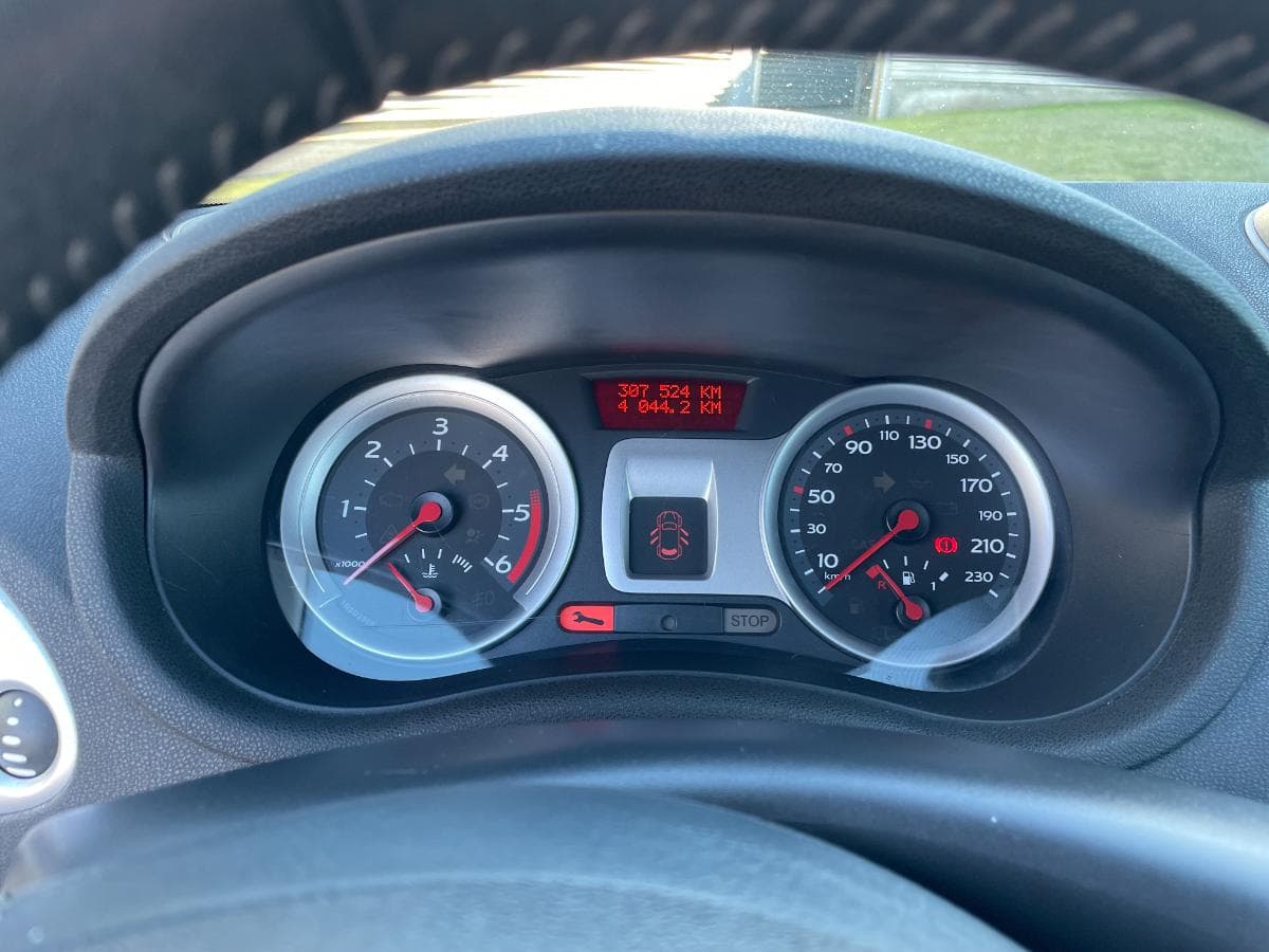 Renault Clio 1.5DCI · Ano 2007 — imagen 17