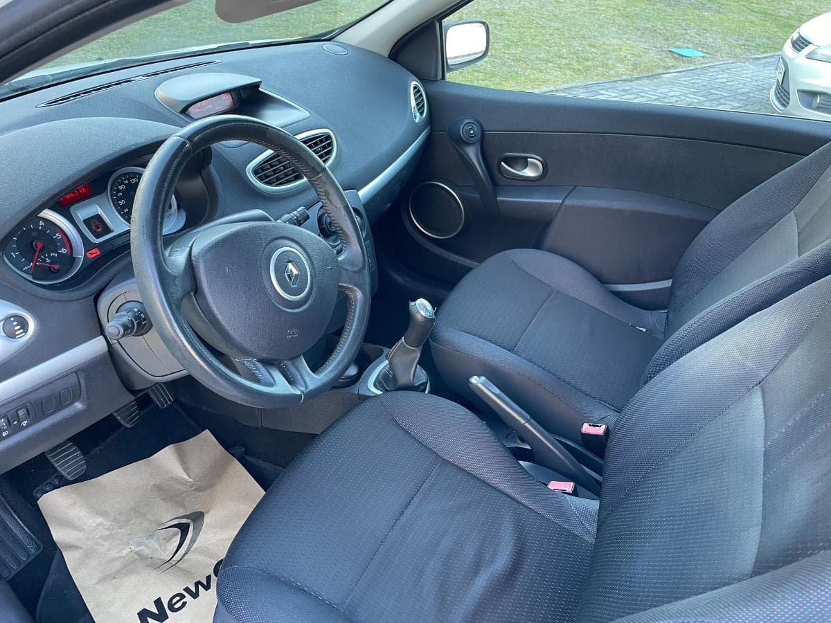Renault Clio 1.5DCI · Ano 2007 — imagen 15