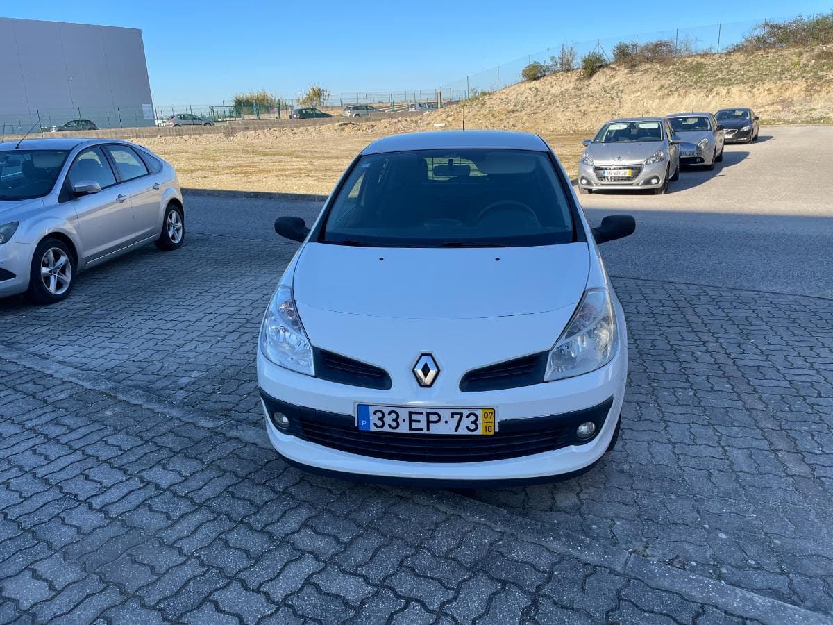 Renault Clio 1.5DCI · Ano 2007 — imagen 3