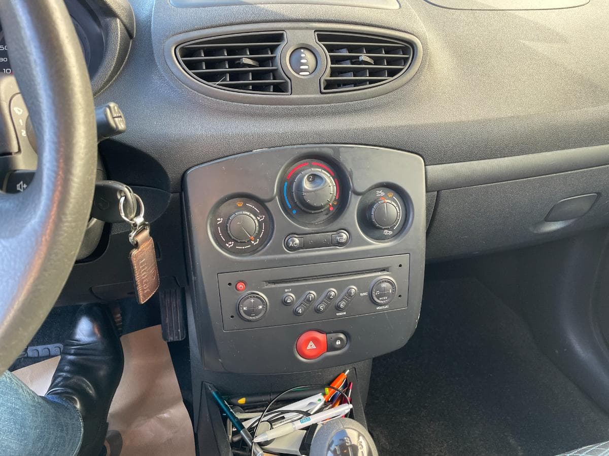 Renault Clio 1.5DCI · Ano 2008 — imagen 11
