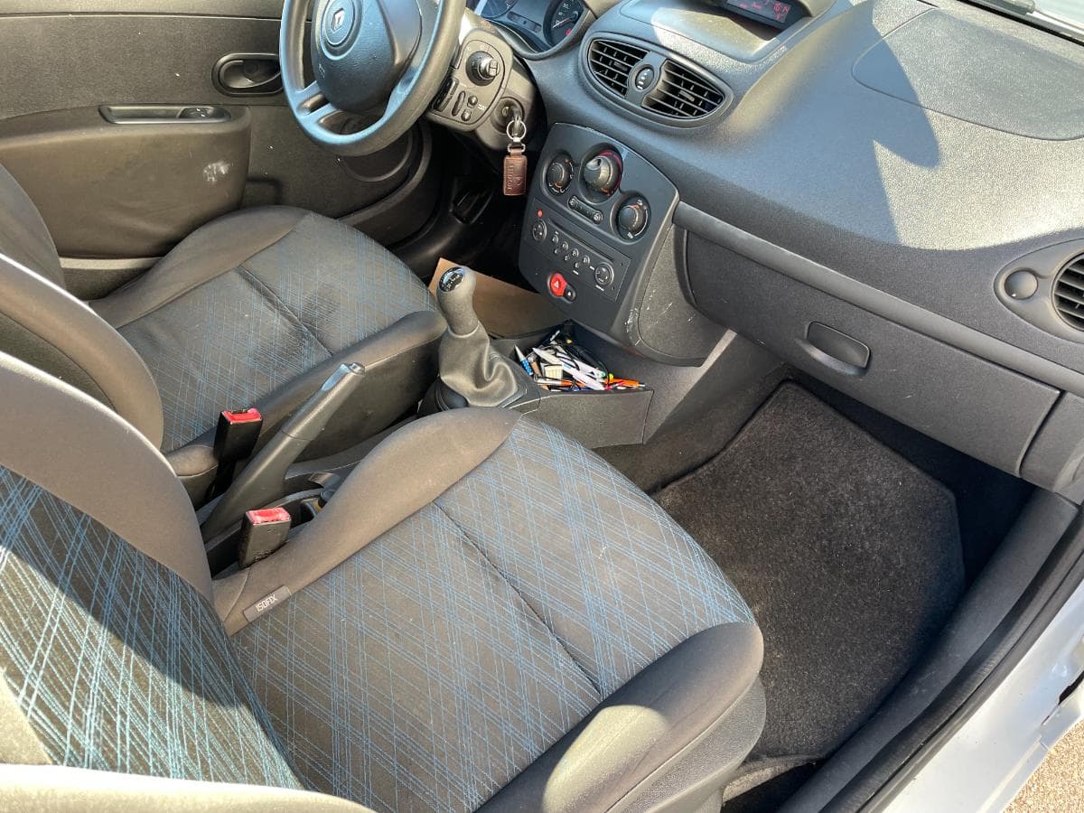 Renault Clio 1.5DCI · Ano 2008 — imagen 12