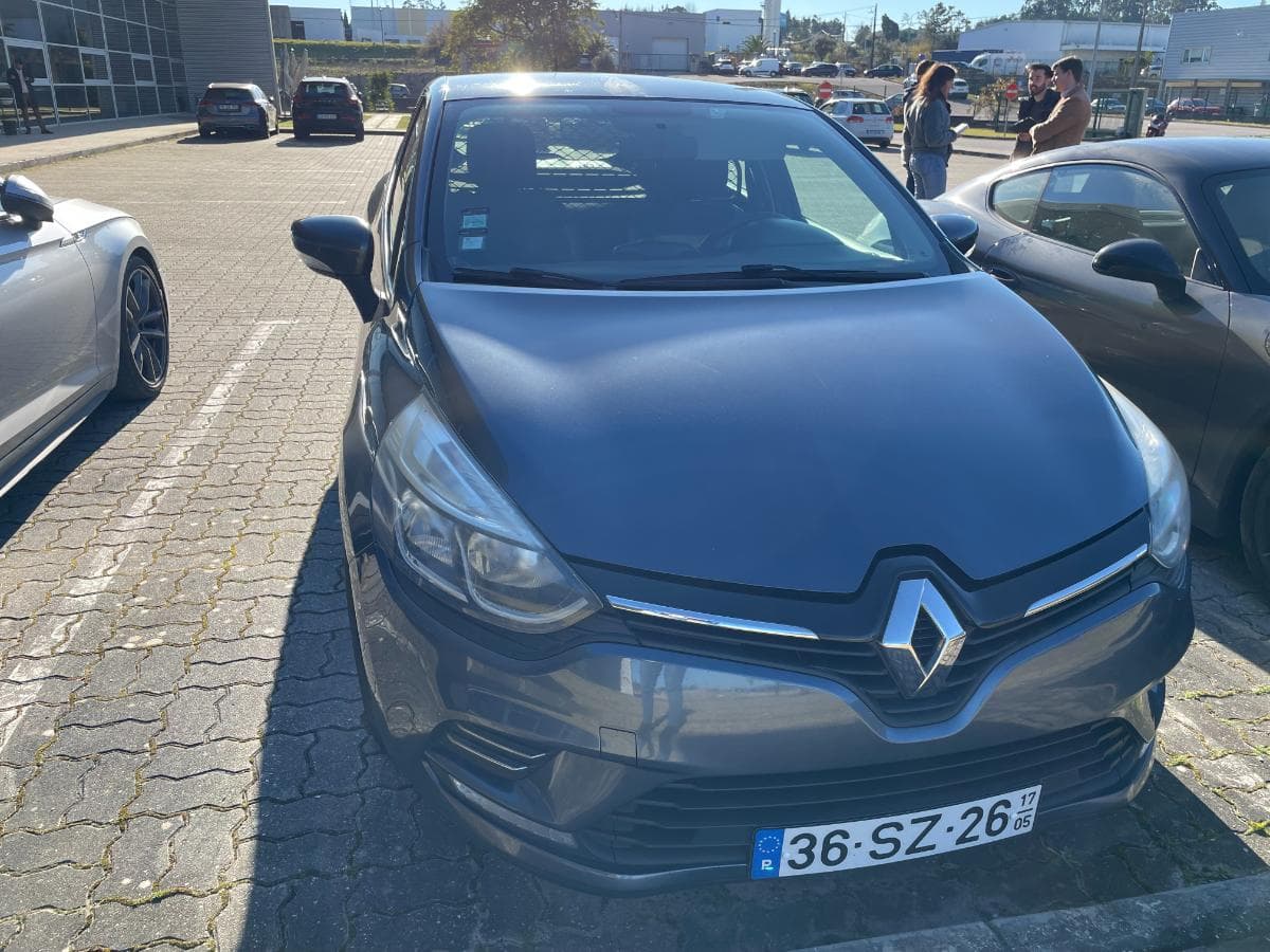 Renault Clio 1.5DCI · Ano 2017 — image 5