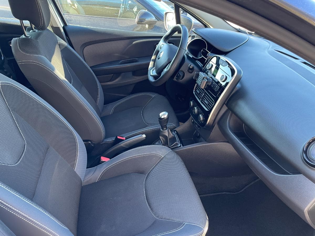 Renault Clio 1.5DCI · Ano 2017 — image 18