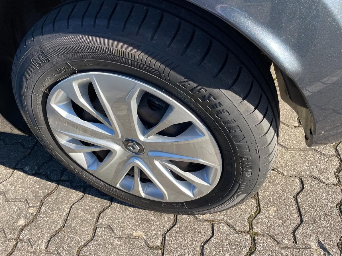 Renault Clio 1.5DCI · Ano 2017 — image 10