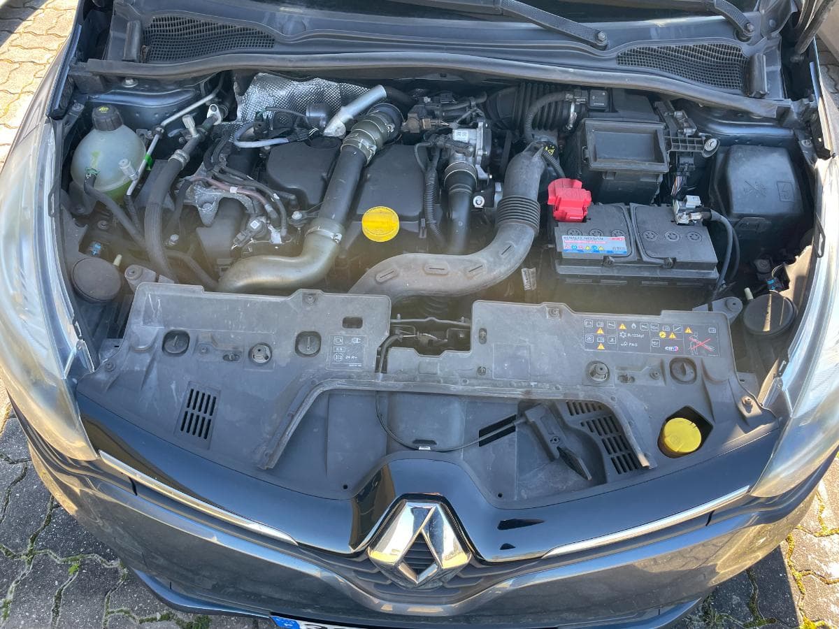 Renault Clio 1.5DCI · Ano 2017 — image 4