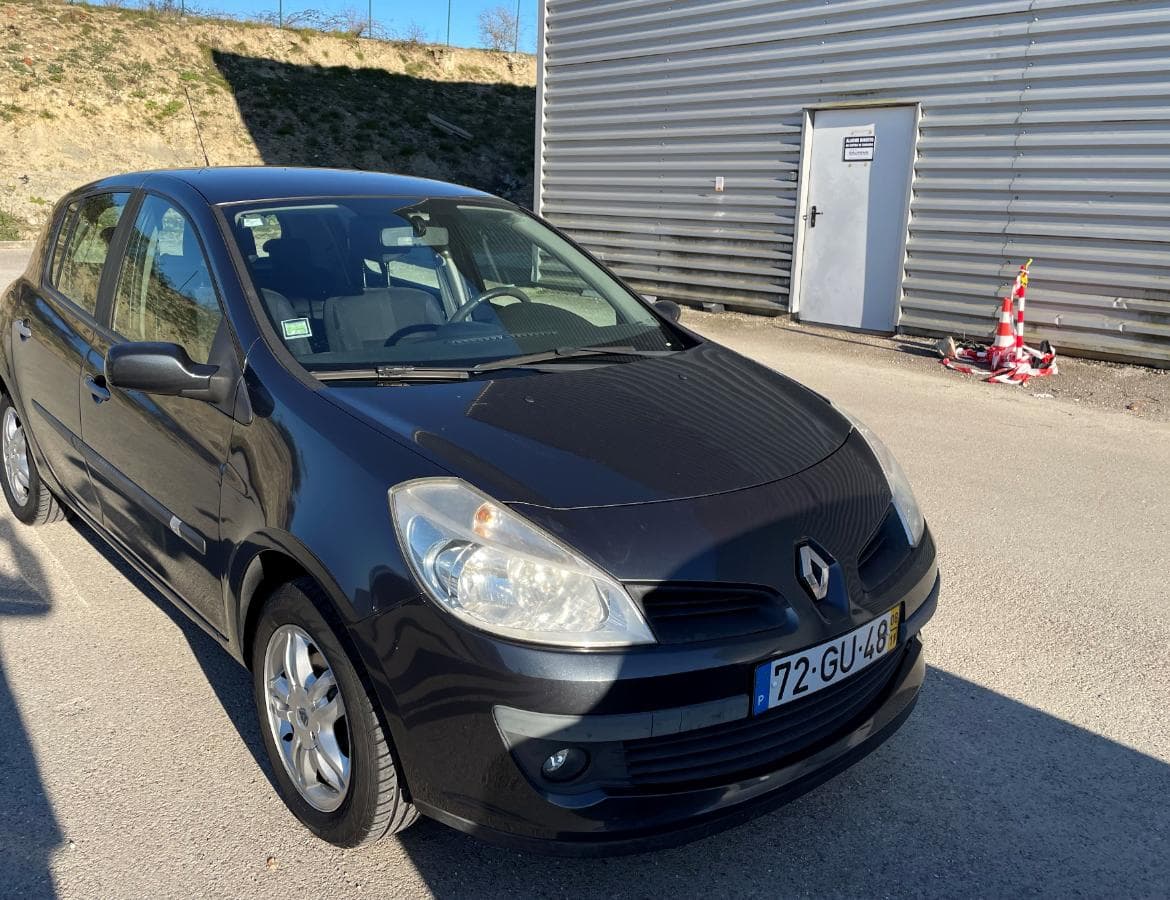 Renault Clio 1.5DCI · Ano 2008 — imagen 4