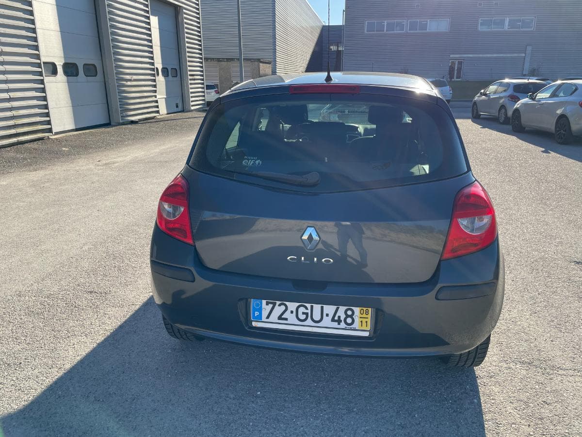 Renault Clio 1.5DCI · Ano 2008 — imagen 7