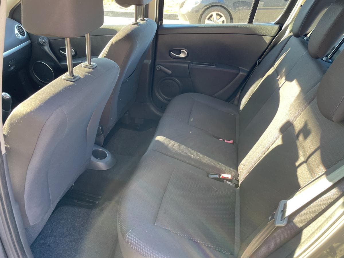 Renault Clio 1.5DCI · Ano 2008 — imagen 18