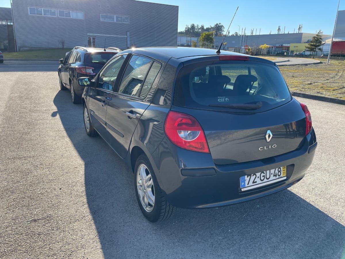 Renault Clio 1.5DCI · Ano 2008 — imagen 6
