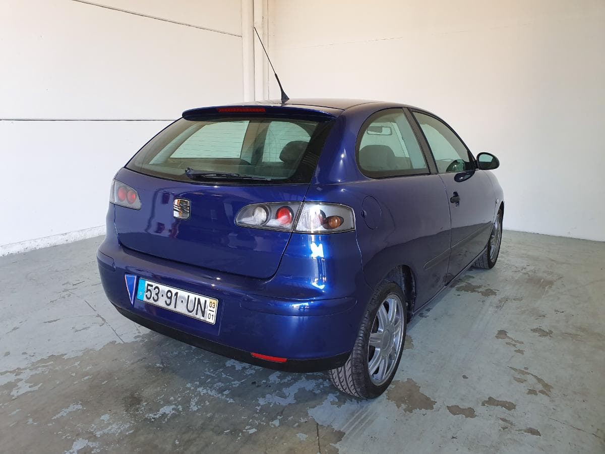 Seat Ibiza 1.4 TDI · Ano 2003 — imagem 6