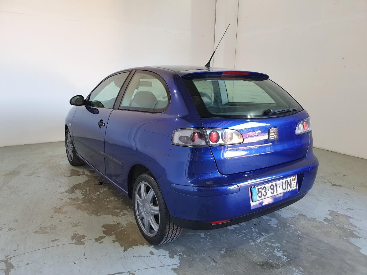 Seat Ibiza 1.4 TDI · Ano 2003 — imagem 9
