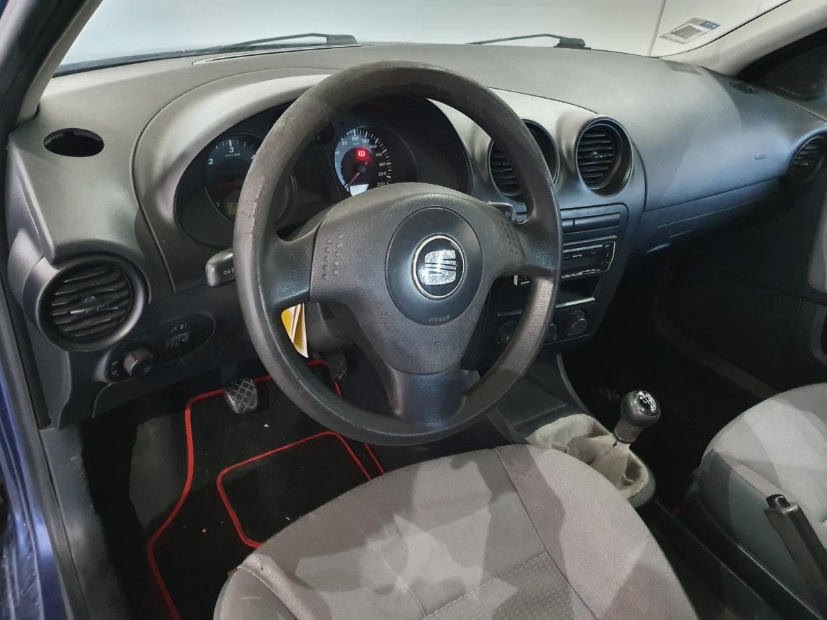 Seat Ibiza 1.4 TDI · Ano 2003 — imagem 15