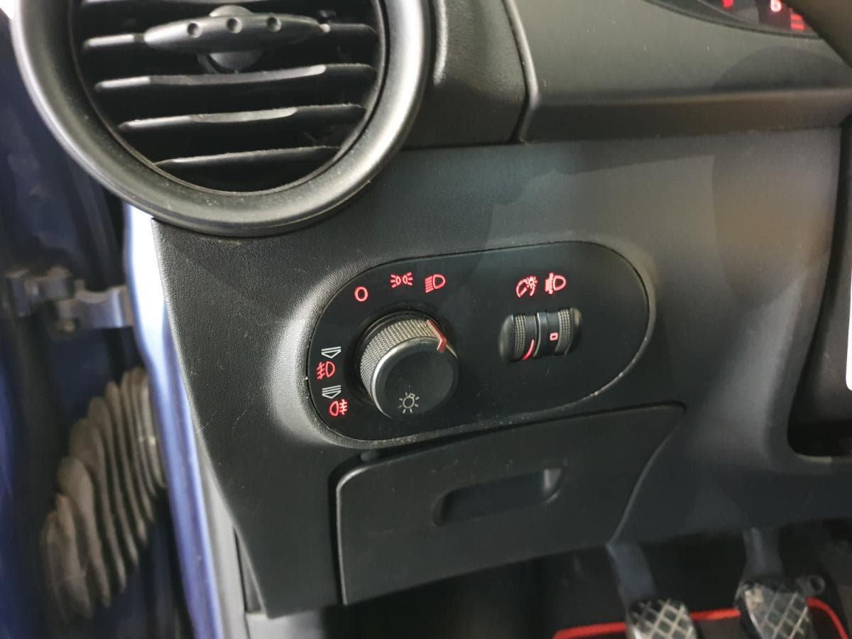 Seat Ibiza 1.4 TDI · Ano 2003 — imagem 16