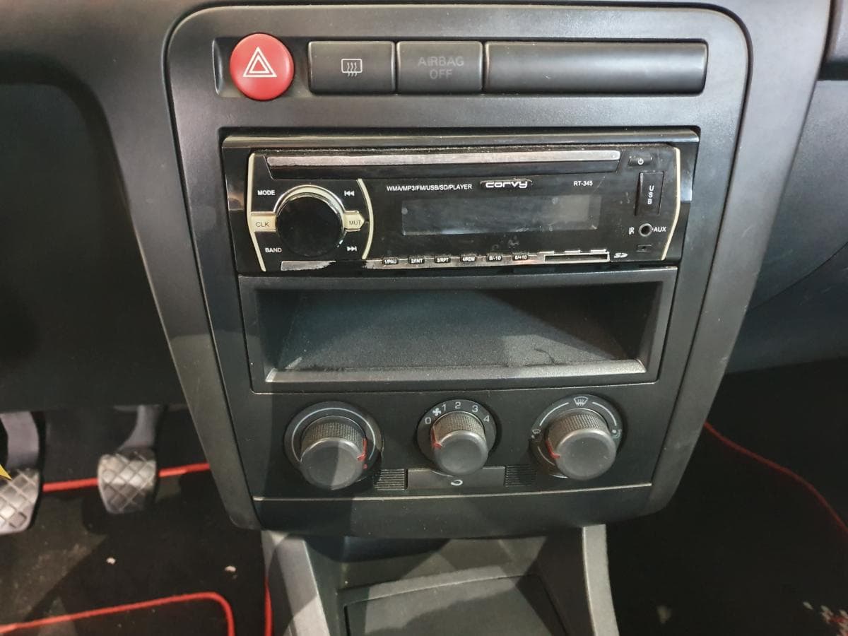 Seat Ibiza 1.4 TDI · Ano 2003 — imagem 22