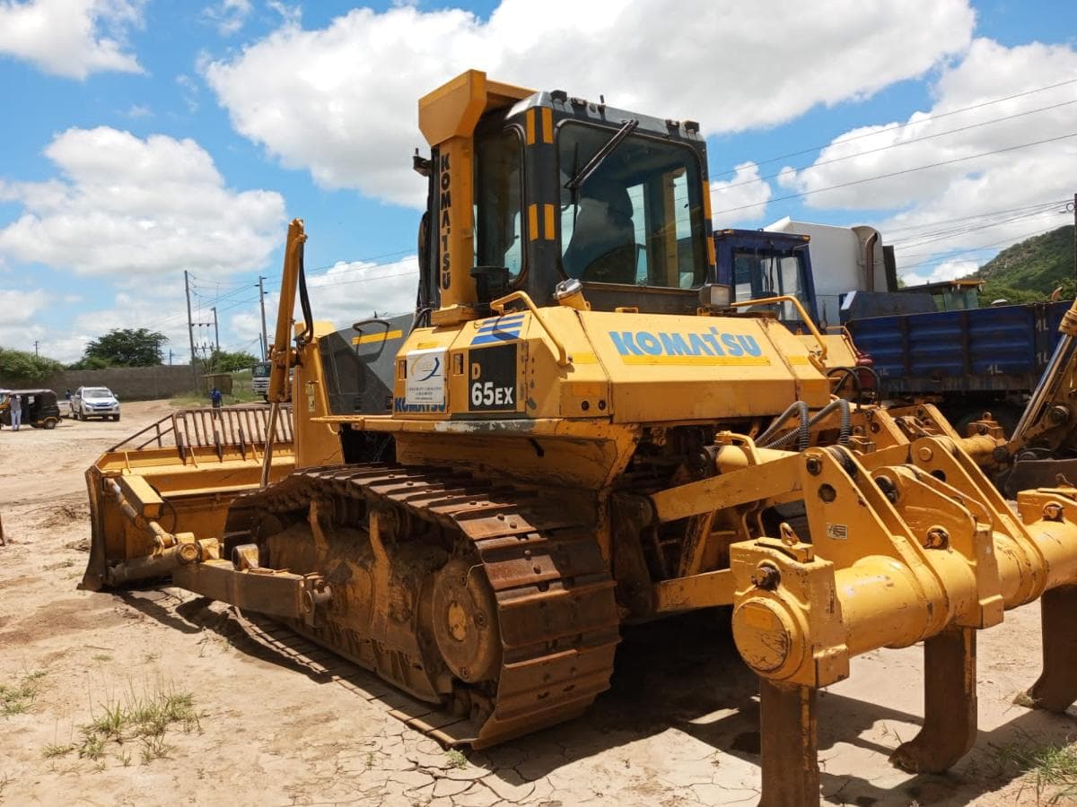 Bulldozer Komatsu · — image 3