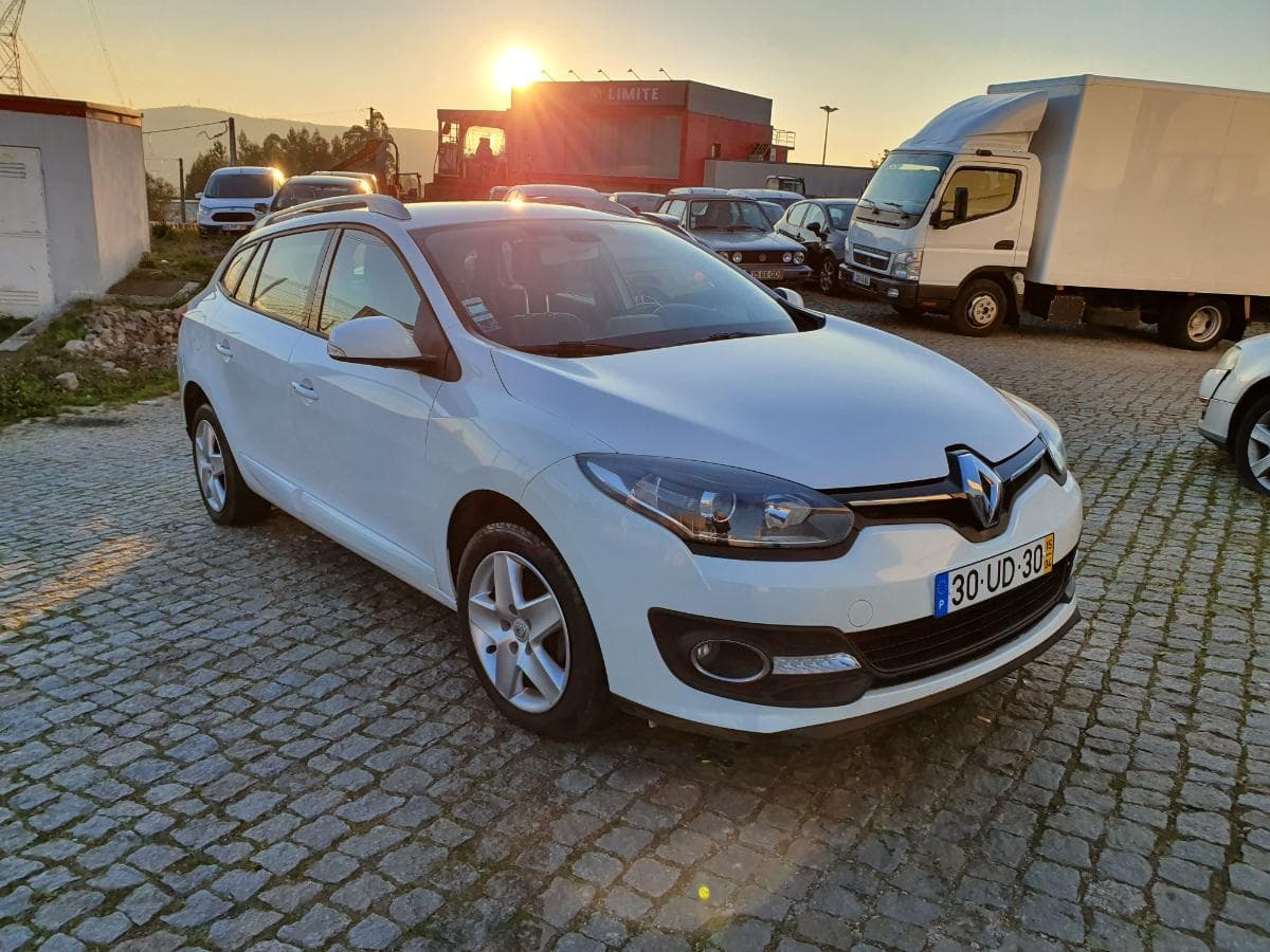 Renault Mégane 1.5 DCI · Ano 2015 — image 2
