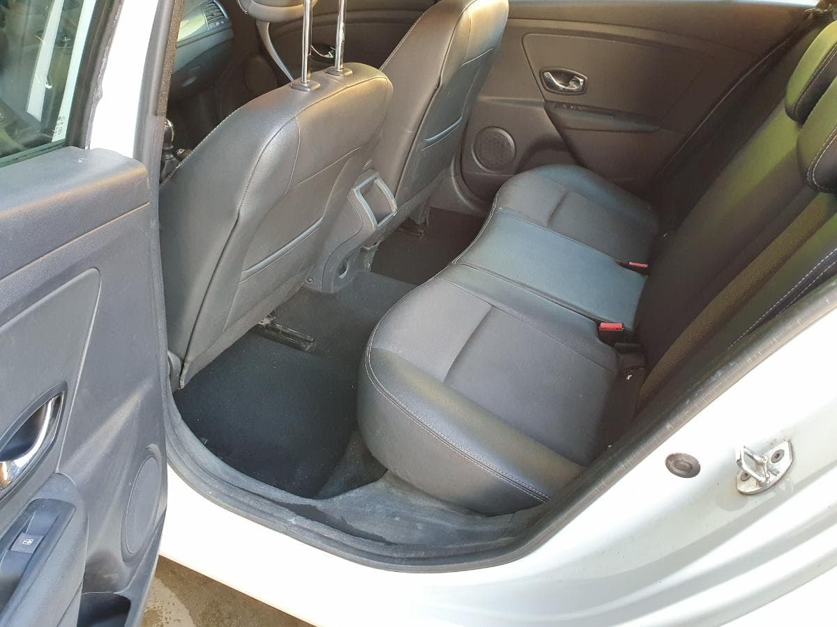 Renault Mégane 1.5 DCI · Ano 2015 — image 22