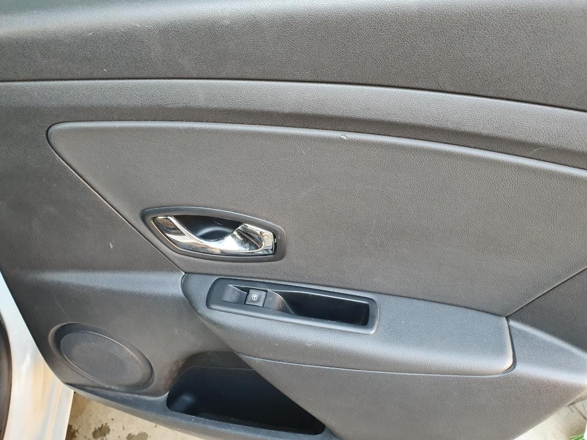 Renault Mégane 1.5 DCI · Ano 2015 — image 23
