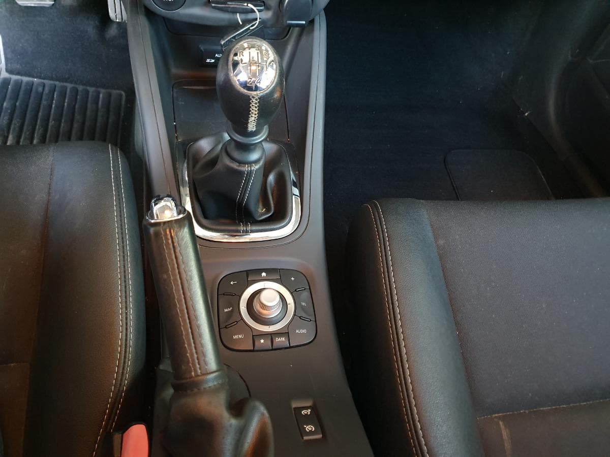 Renault Mégane 1.5 DCI · Ano 2015 — image 29