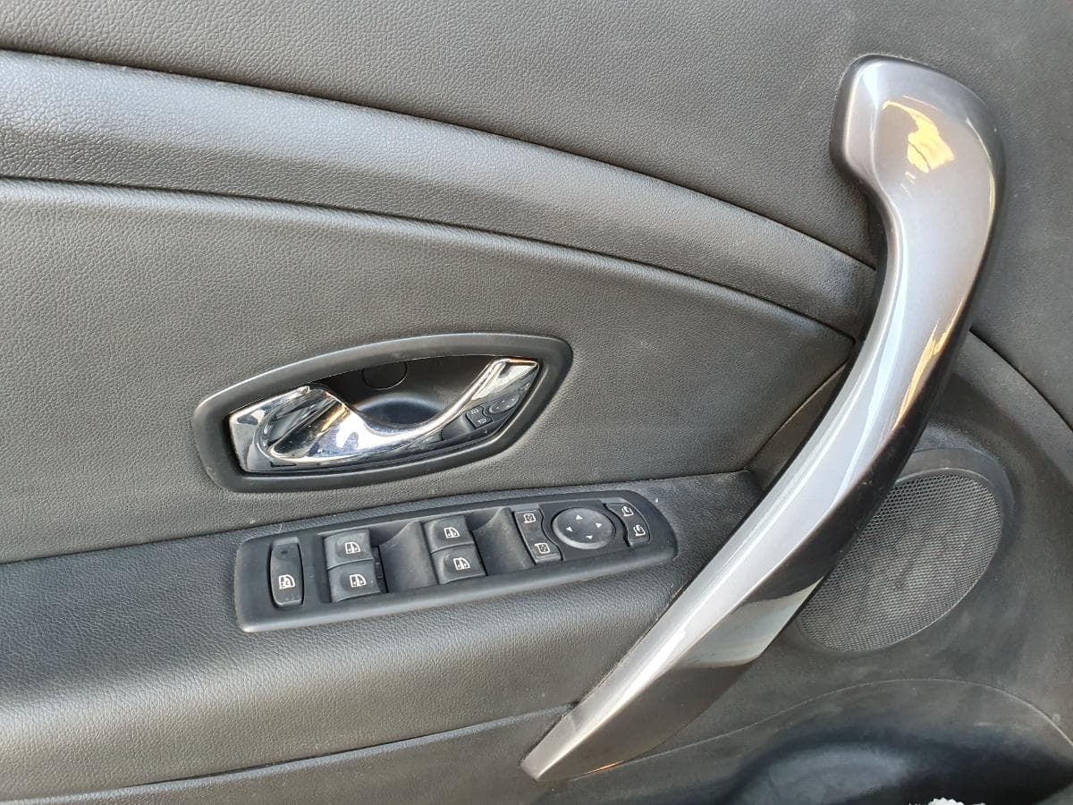 Renault Mégane 1.5 DCI · Ano 2015 — image 32