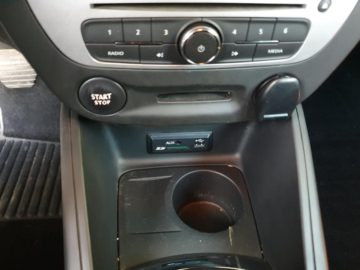 Renault Mégane 1.5 DCI · Ano 2015 — image 34