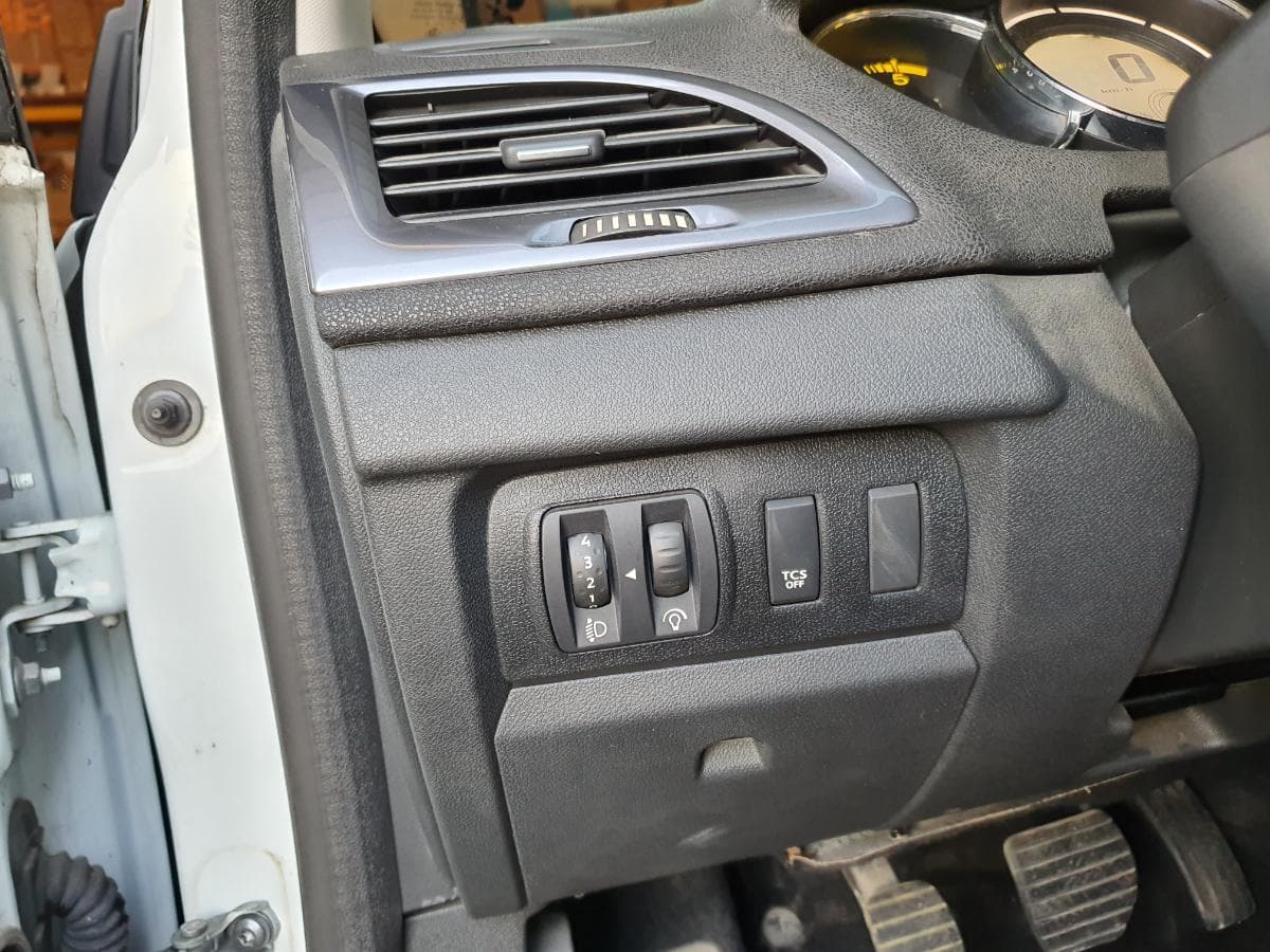 Renault Mégane 1.5 DCI · Ano 2015 — image 40