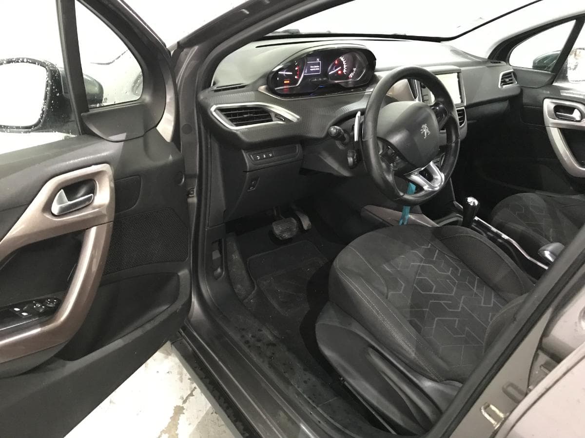 Peugeot 2008 1.6 HDI · Ano 2013 — image 18