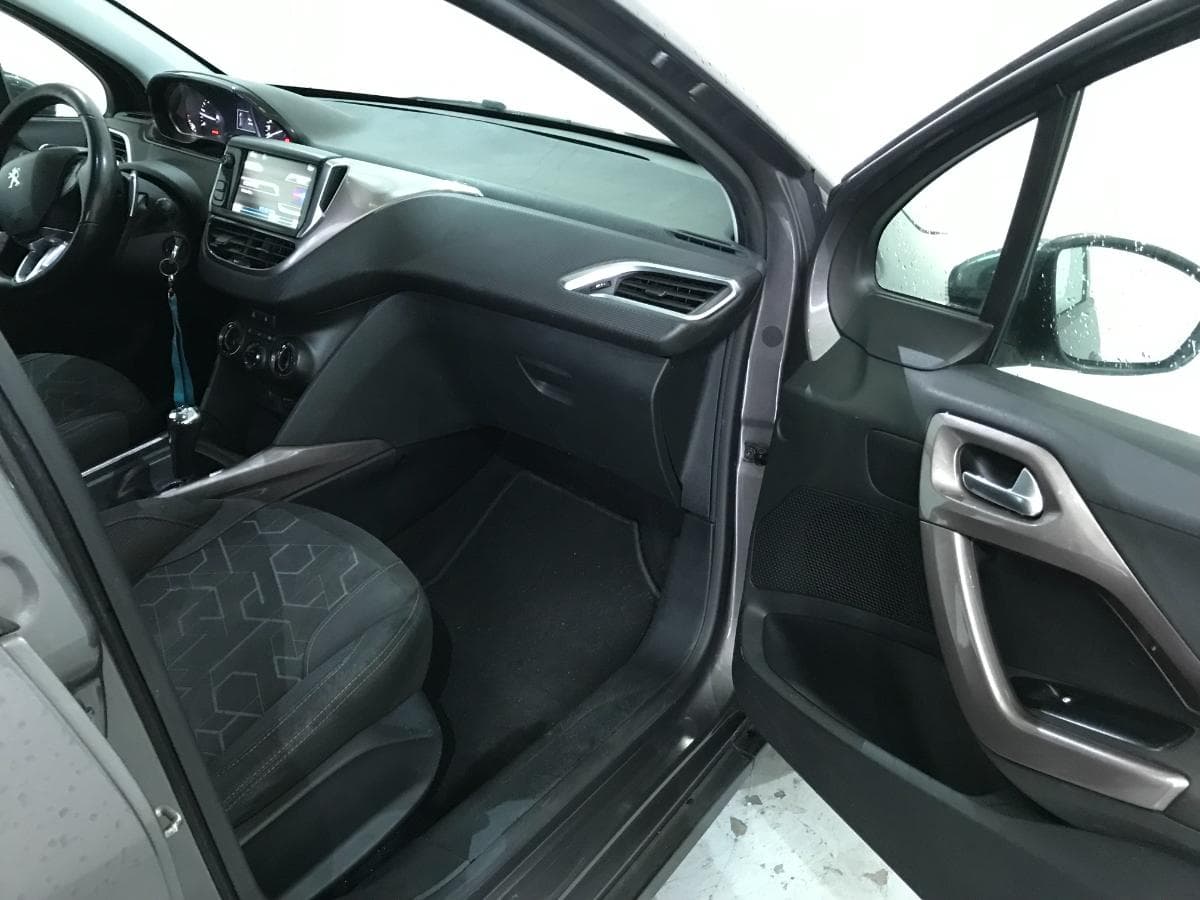 Peugeot 2008 1.6 HDI · Ano 2013 — image 21