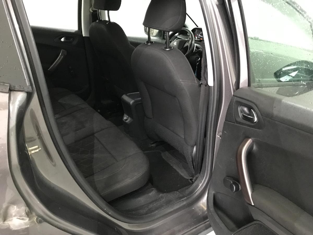 Peugeot 2008 1.6 HDI · Ano 2013 — image 22