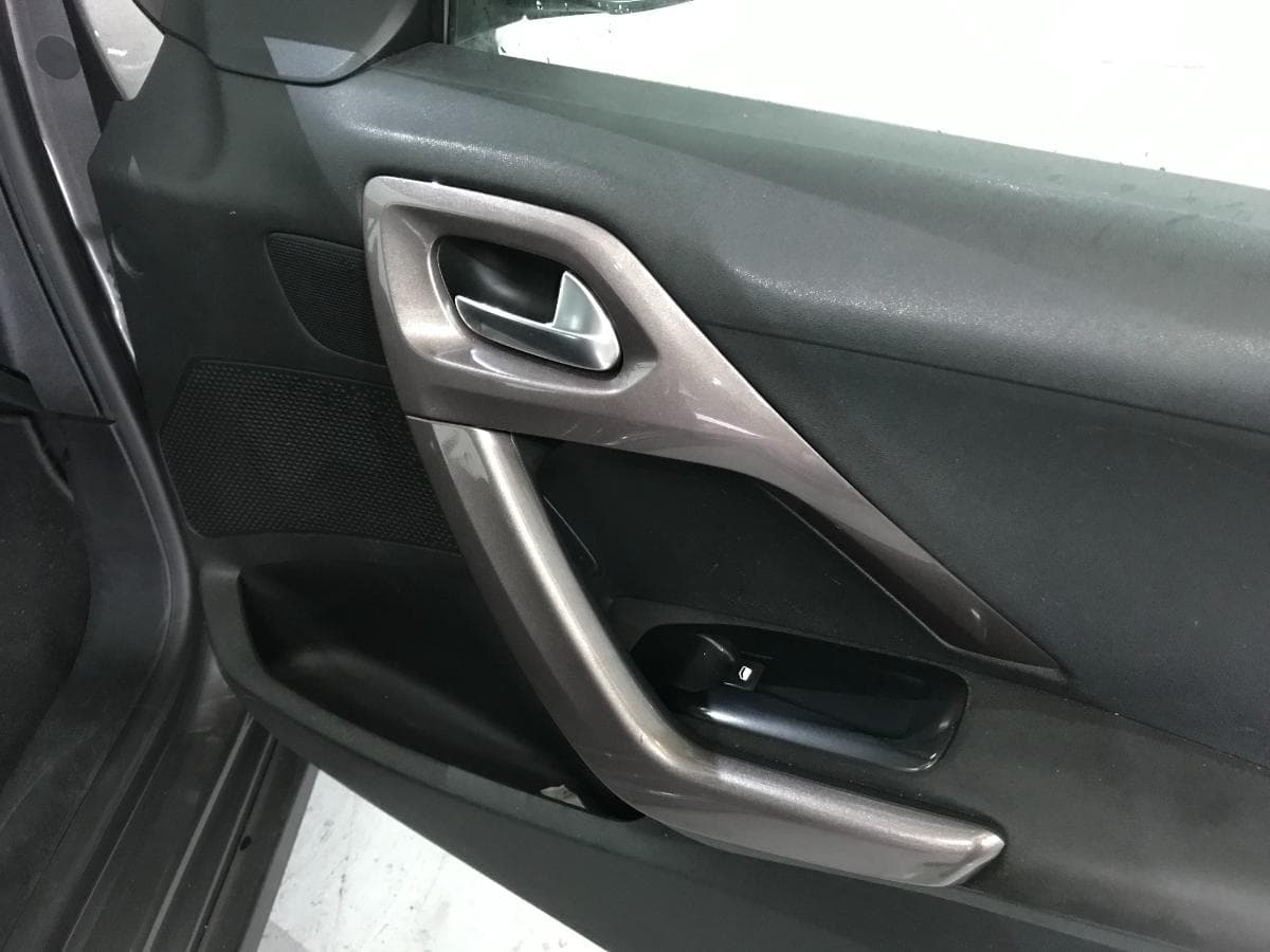 Peugeot 2008 1.6 HDI · Ano 2013 — image 23