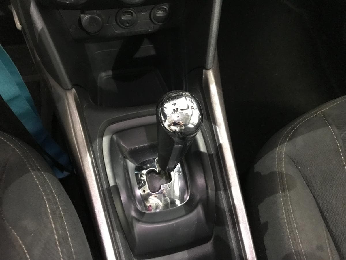 Peugeot 2008 1.6 HDI · Ano 2013 — image 28