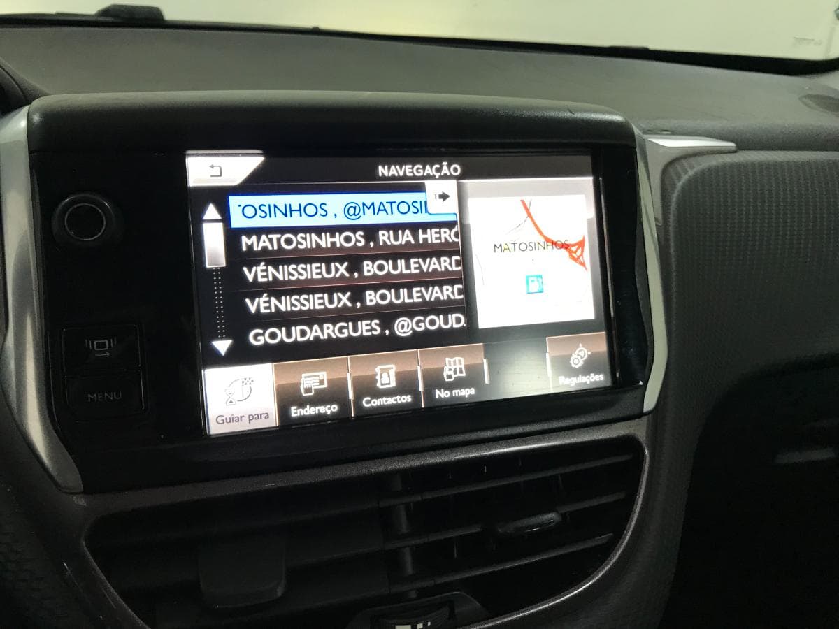 Peugeot 2008 1.6 HDI · Ano 2013 — image 31