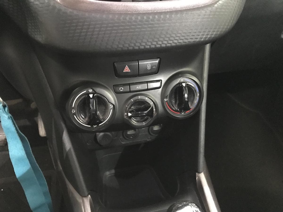 Peugeot 2008 1.6 HDI · Ano 2013 — image 32